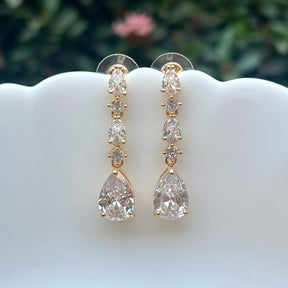 Una White Drop Earrings