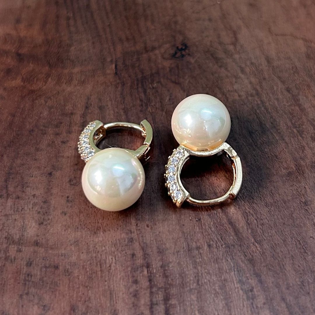 Shiny Pearl AD earrings