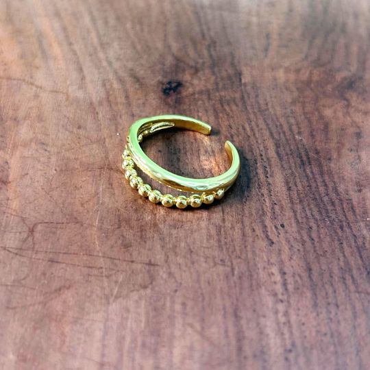 Sleek Layered Golden Finger Ring