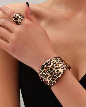 Animal Print Structured Handcuff With Finger Ring