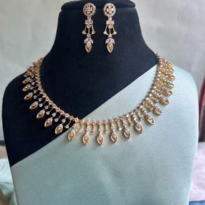 Agnes Golden AD Necklace Set