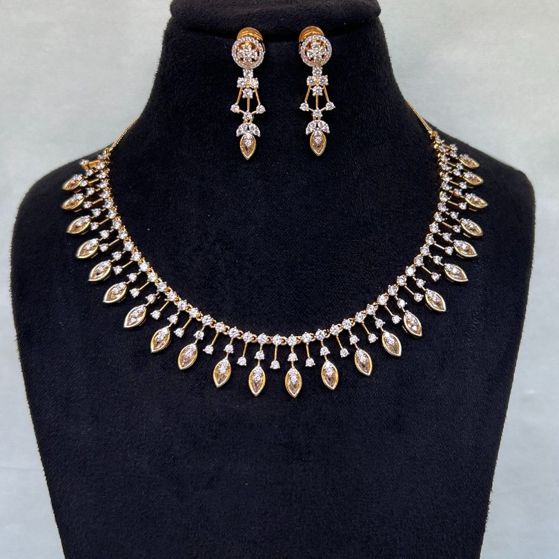 Agnes Golden AD Necklace Set