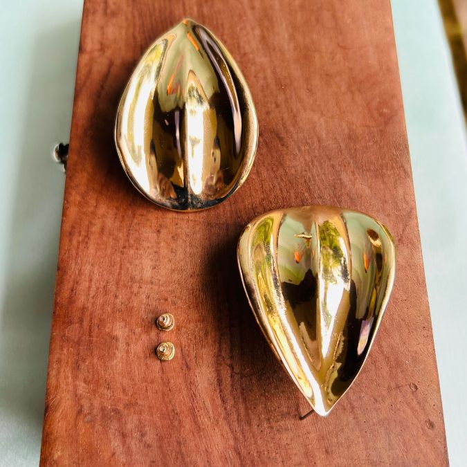 Metallic Oversized Leaf Earring