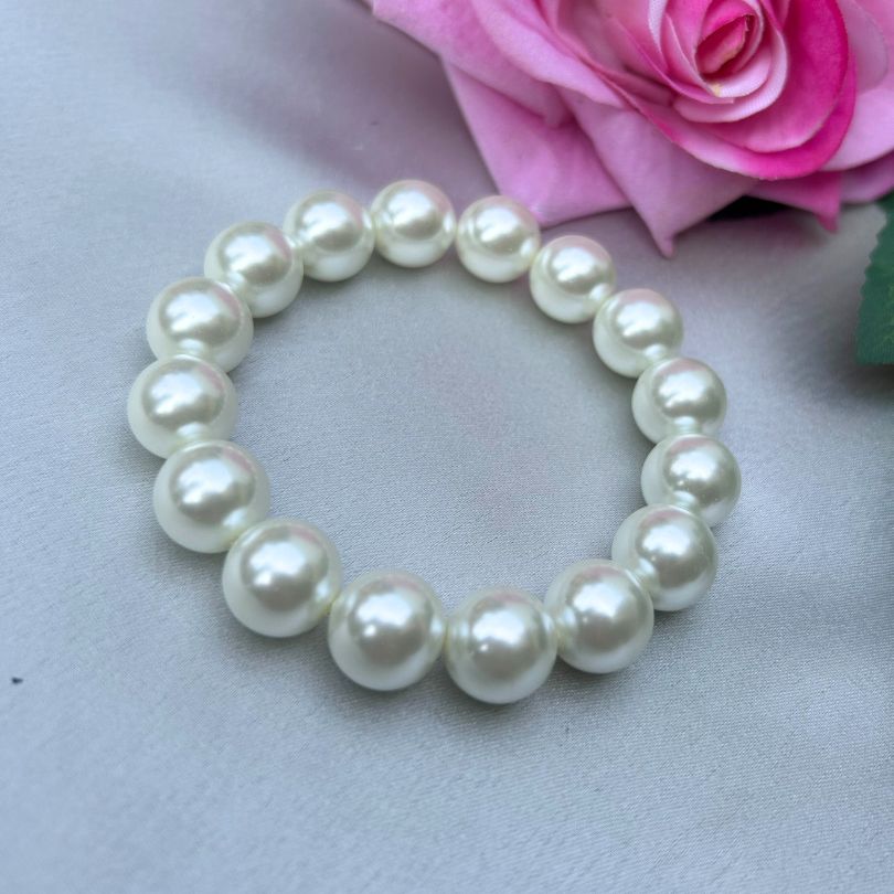 Chic Pearl Ball Statement Bracelet - Medium