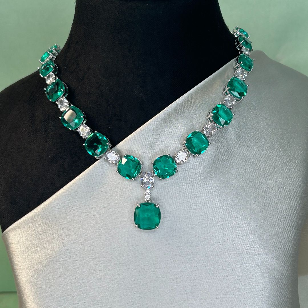 Classic Sqaure Rama Green Necklace Set