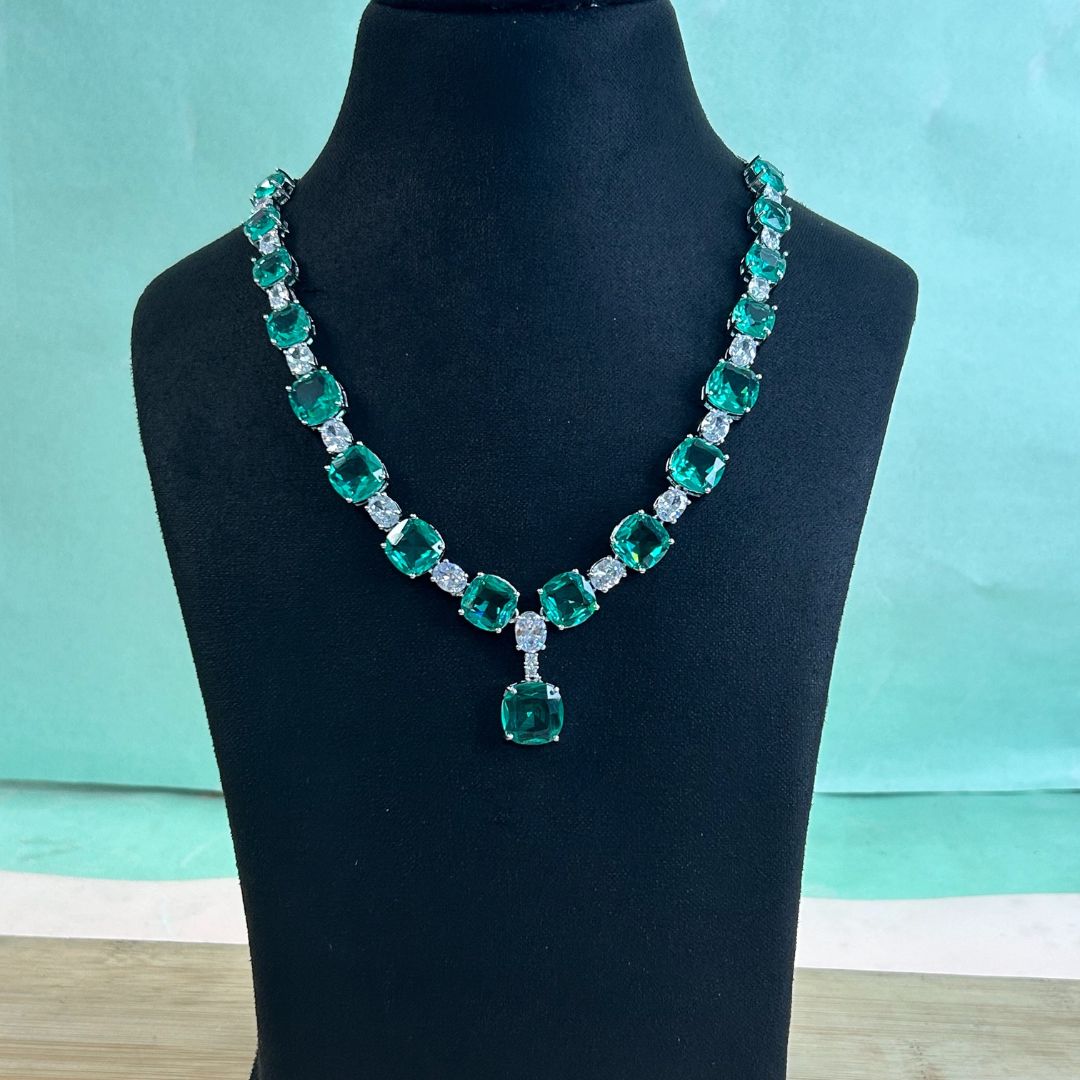 Classic Sqaure Rama Green Necklace Set