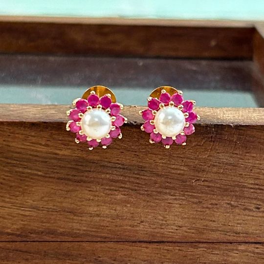 Gory Ruby Pearl Stud Earring