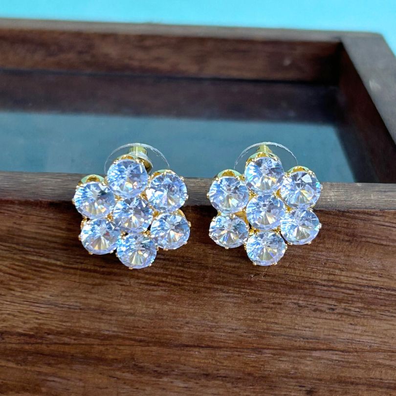 Vidhi AD Stud Earrings