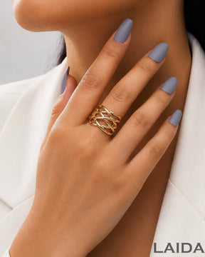 Golden Minimalist Zig-Zag Finger Ring