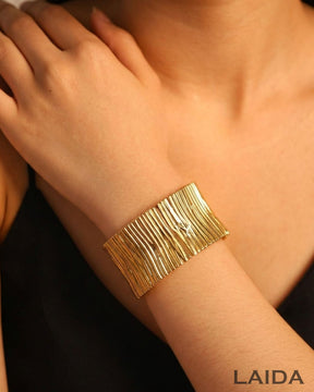 Golden Wide Structured Openable Kada/Cuff
