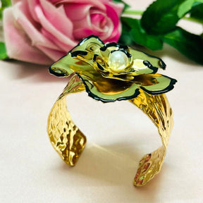 Golden Floral Pearl Stud Handcuff