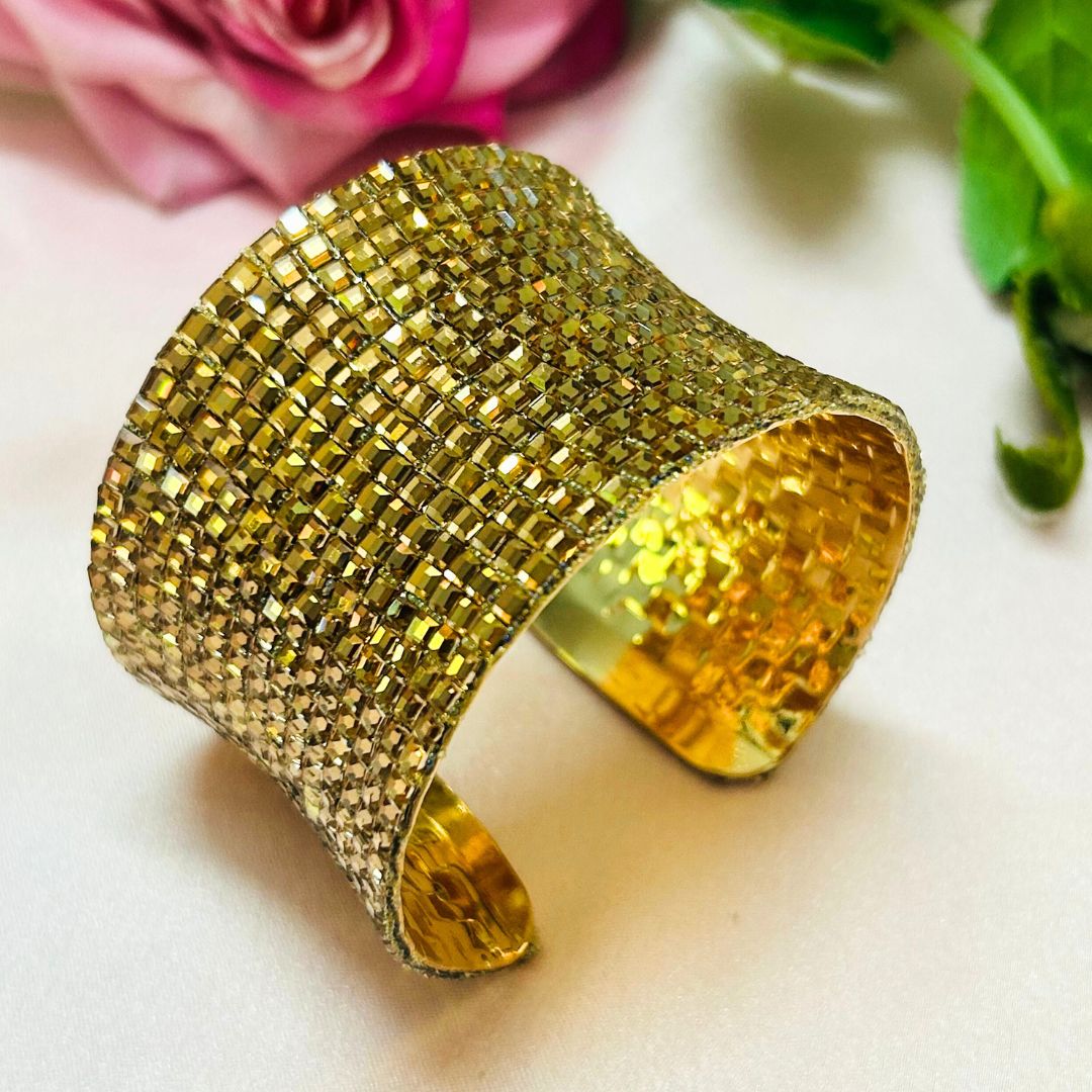 Bling Blogger Golden Handcuff