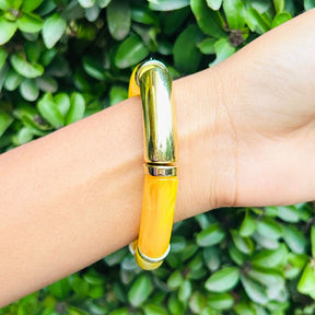 Vintage Acrylic Bracelet Set  - Yellow And Navy Blue