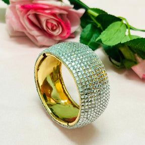 Bling Blogger Round Silver Handcuff