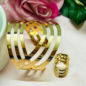 Golden Minimalist Cage Handcuff With Finger Ring