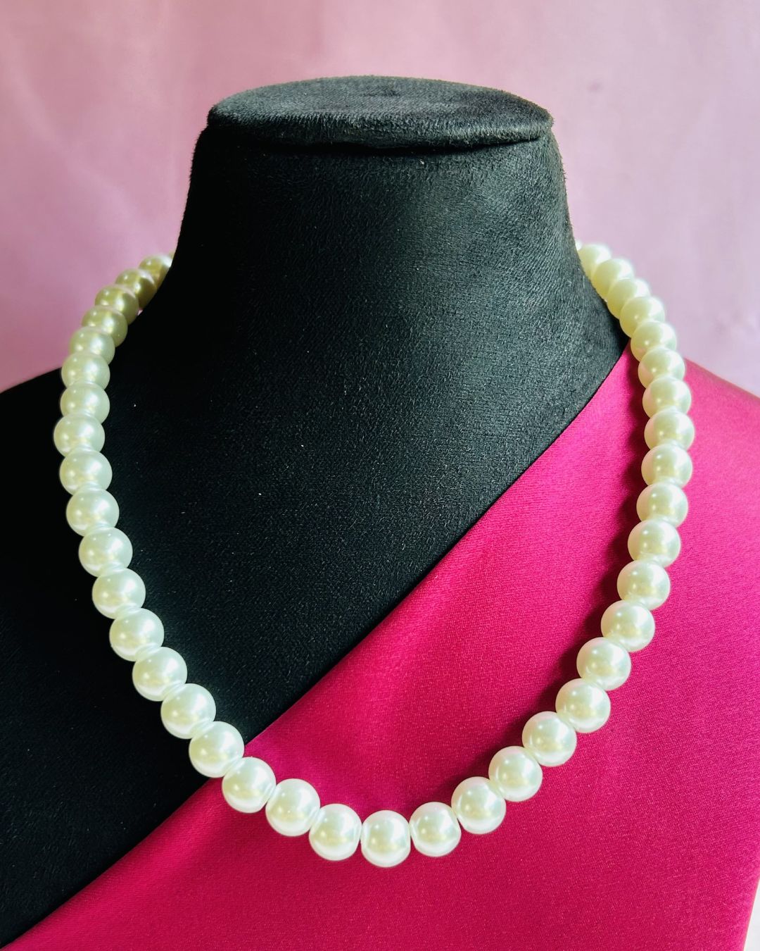 Vriti White Pearl Mala