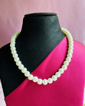 Vriti White Pearl Mala