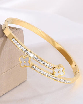 Golden White Clover Crystal Bracelet