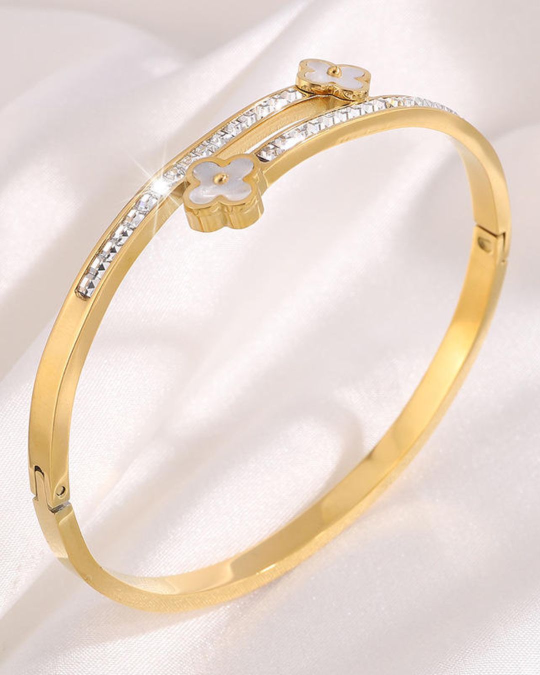 Golden White Clover Crystal Bracelet