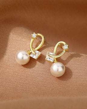 Vintage Knot Line Pearl American Diamond Stud Earring