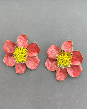 Peach Drip Flower Stud Earrings