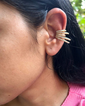 Royal Twist Golden Ear Cuff