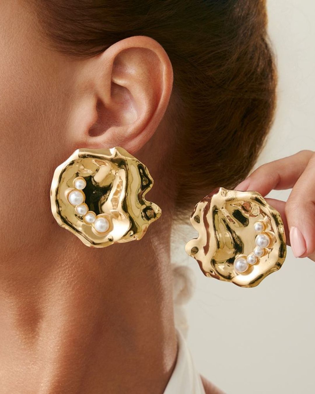 Pearl Structured Stud Earrings