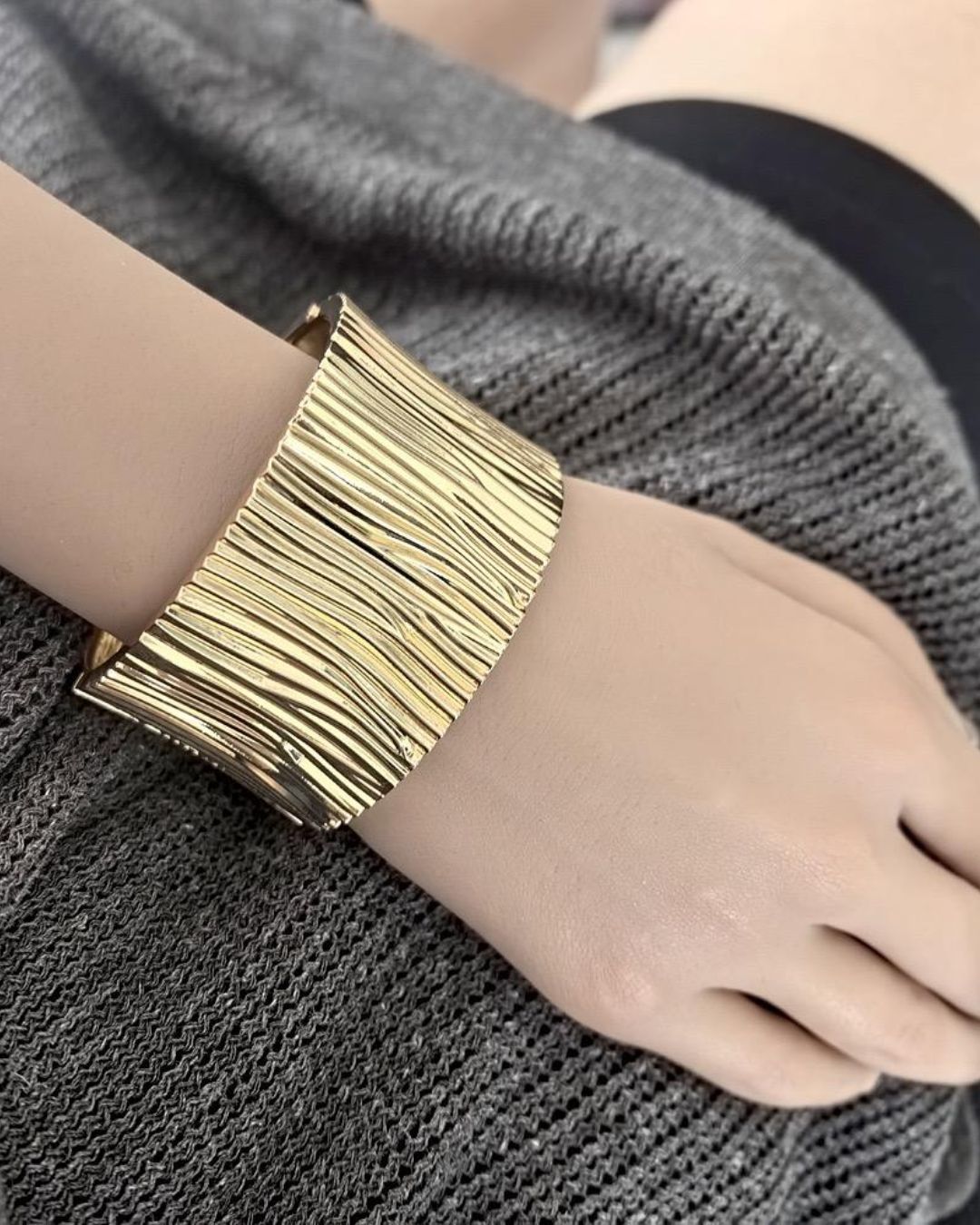 Golden Wide Structured Openable Kada/Cuff