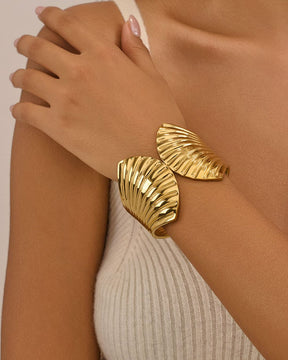 Golden Shiny Shell-Shaped Handcuff/Kada
