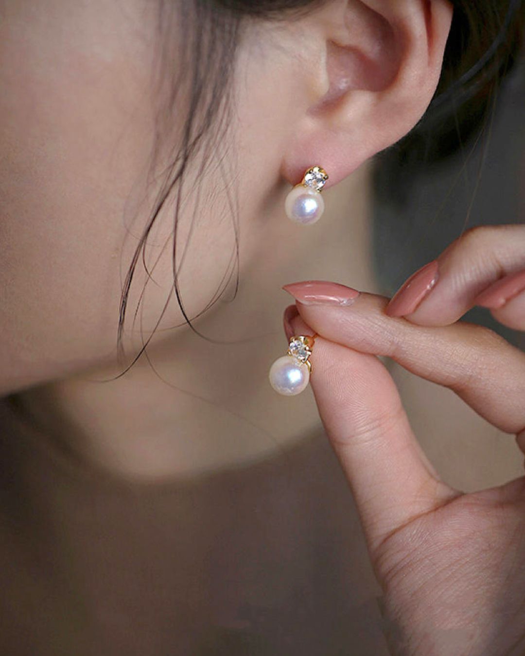 Cary Pearl Stud Earrings