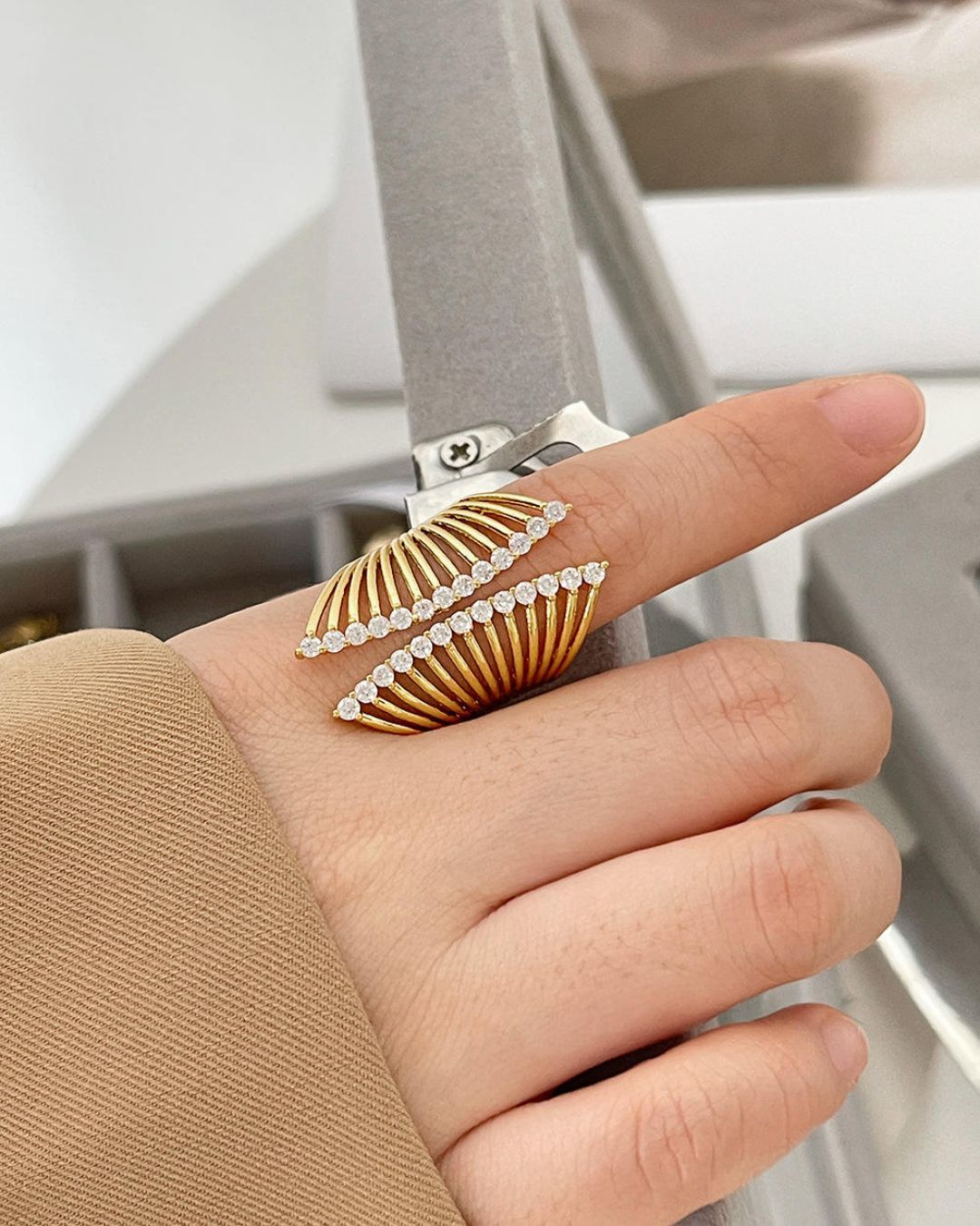 Folding Fab Golden AD Finger Ring