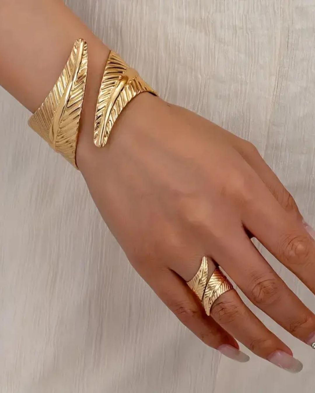 Leaf Golden Bracelet With Ring