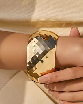 Golden Shiny Zigzag Openable Kada/Cuff