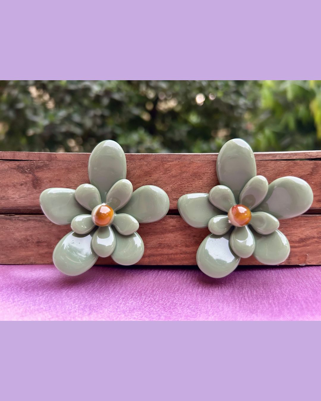 Green Acrylic Layer Flower Stud Earrings