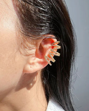 Dazzling Wrapped Line Golden Unisex Ear Cuff