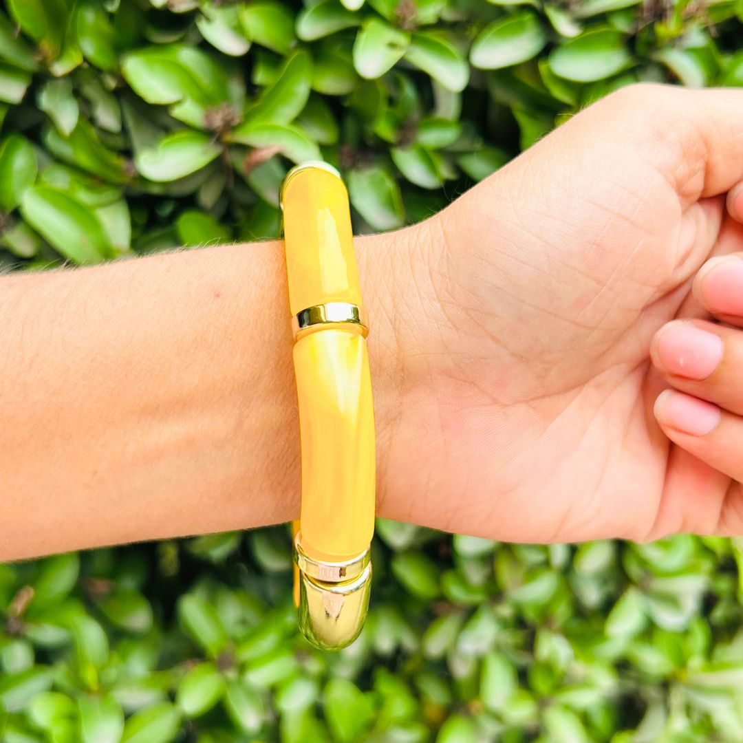 Vintage Acrylic Bracelet Set  - Yellow And Navy Blue