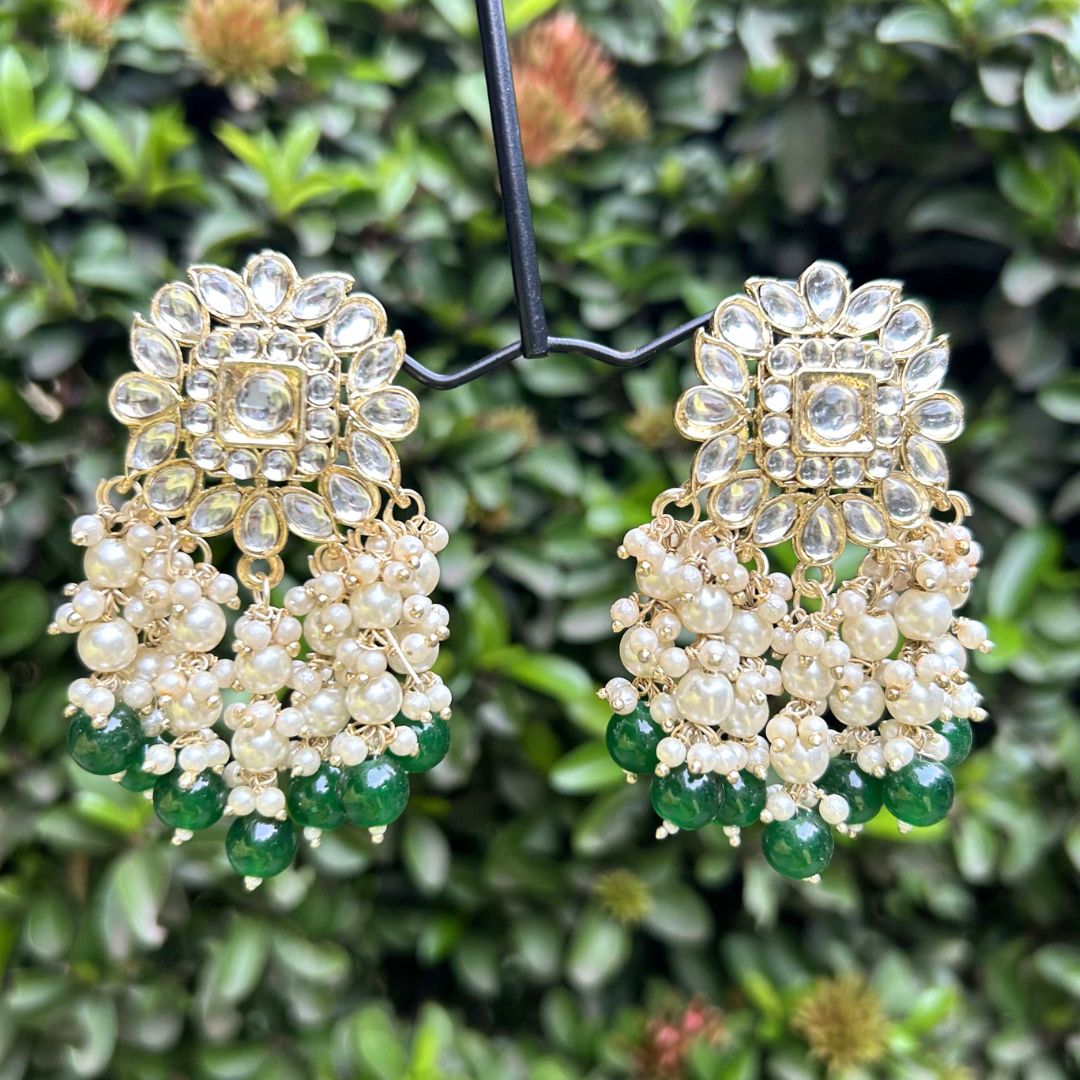 Laida Green & White Gold-Plated Handcrafted Kundan Embellished Jewellery Set