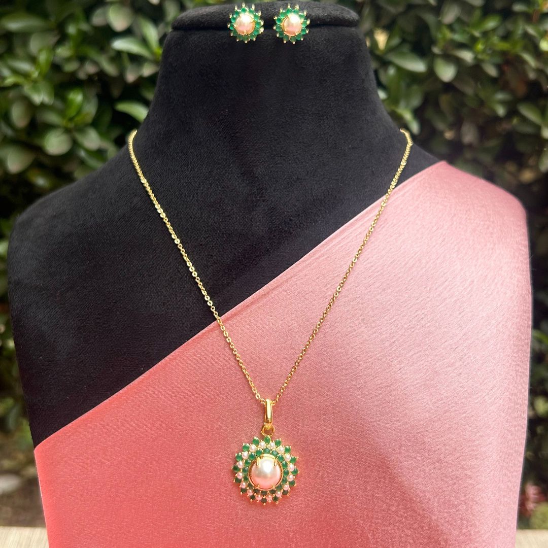 Mritali Green Pendant Set