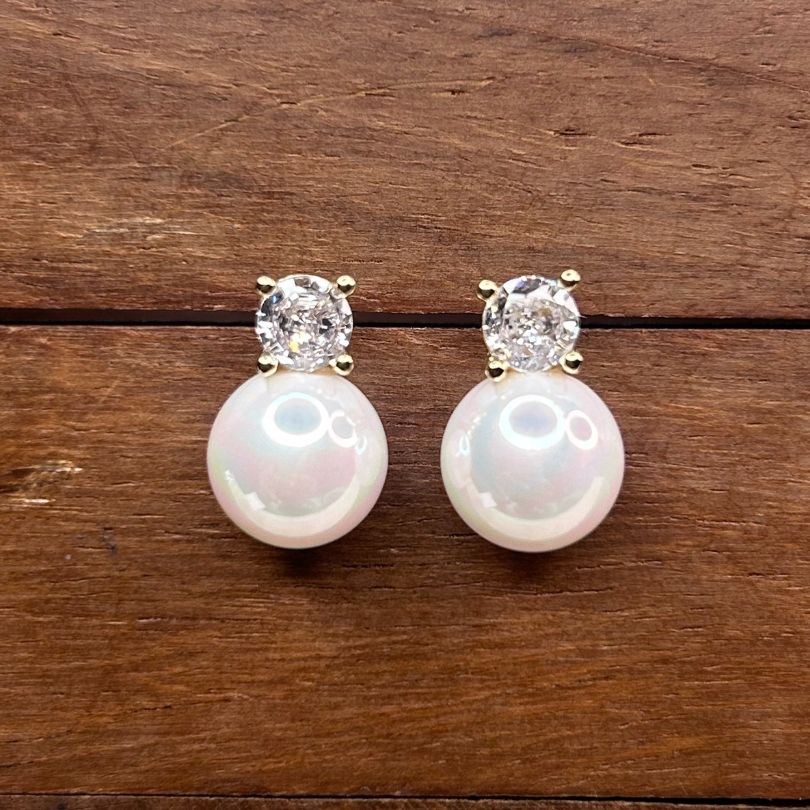 Cary Pearl Stud Earrings