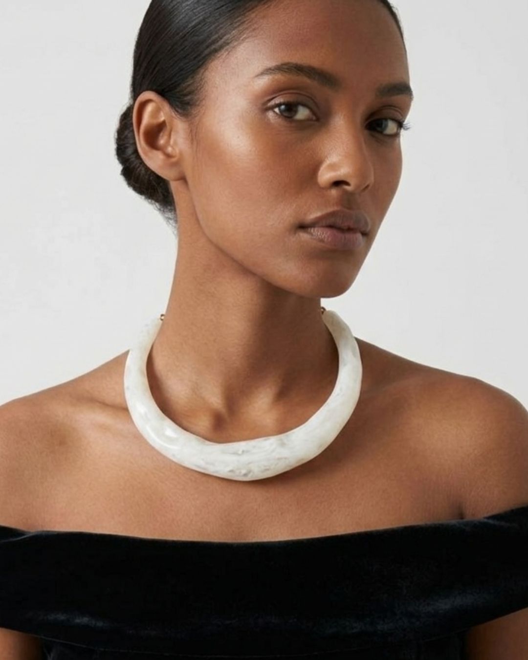 White Resin Acrylic Collar Necklace