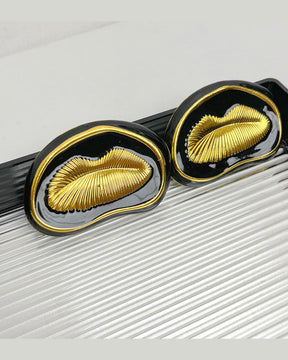 Vintage Gold Plated Artistic Lips Earrings
