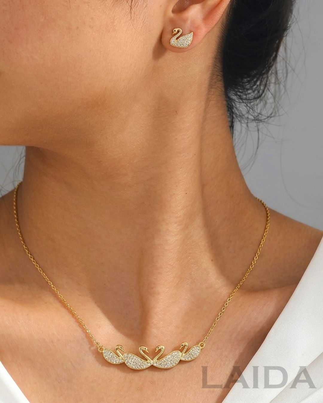 Golden Crystal Swan Pendant Set