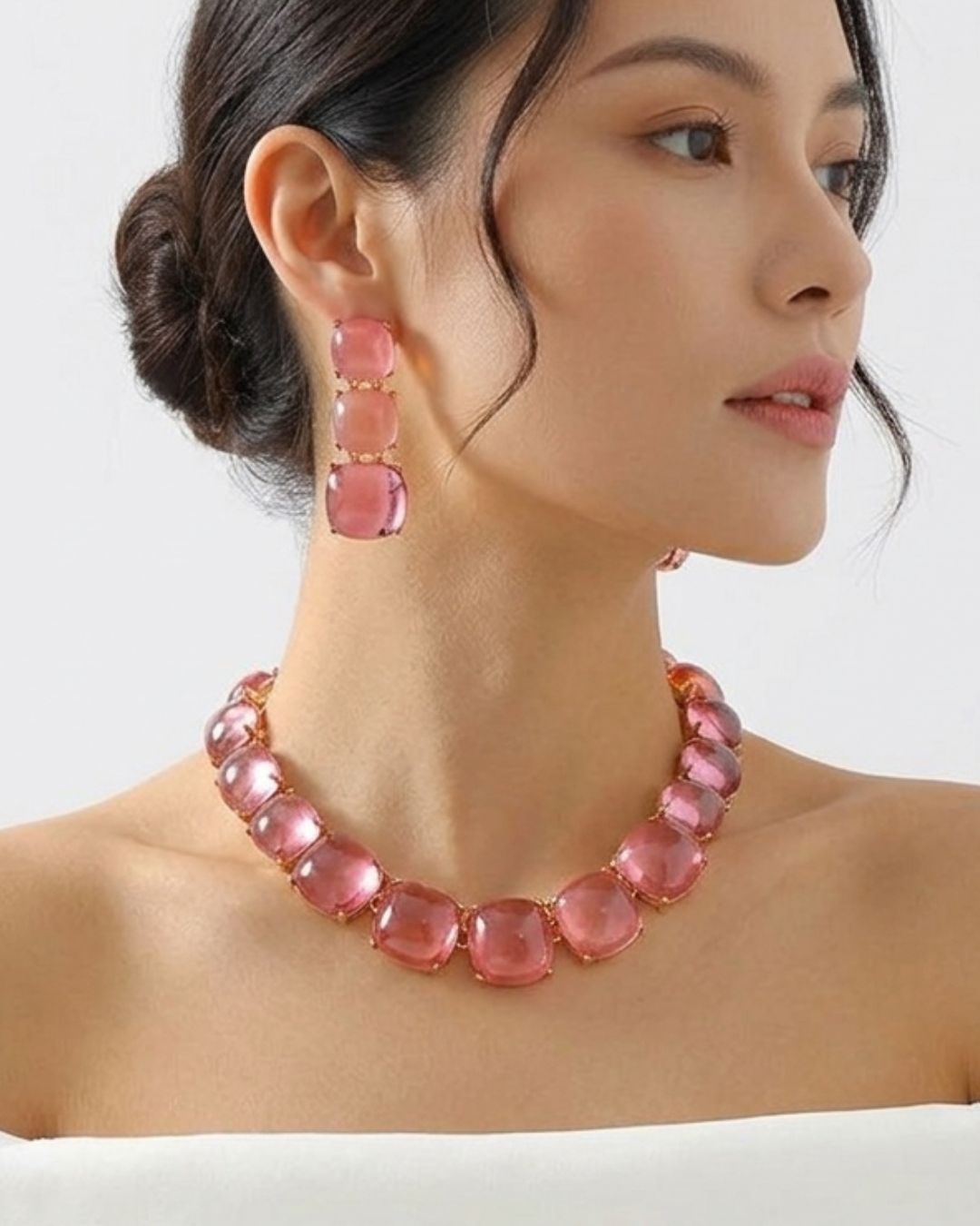 Maya Peach Statement Necklace With Earrings