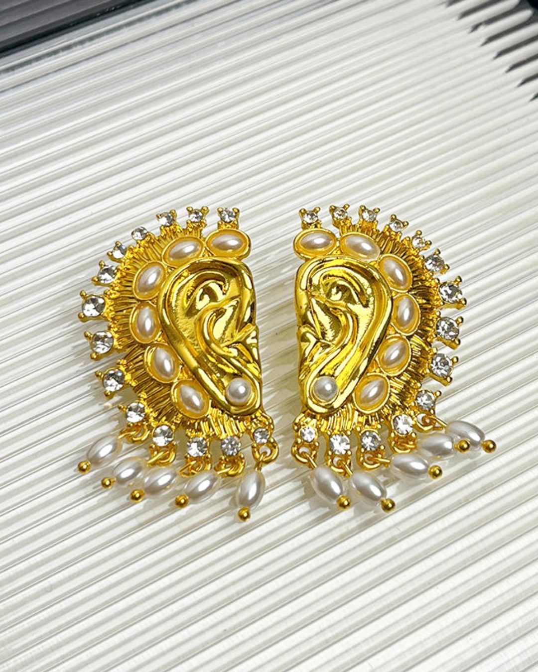 Vintage Ear Shaped Pearl Tassel Drop Earrings
