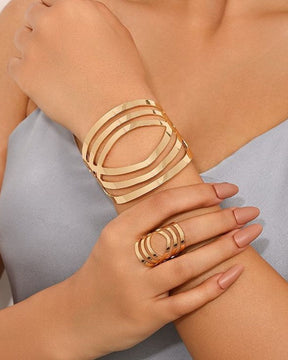 Golden Minimalist Cage Handcuff With Finger Ring