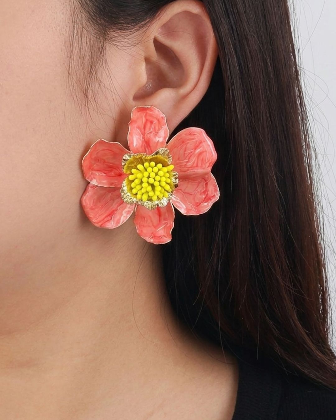 Peach Drip Flower Stud Earrings