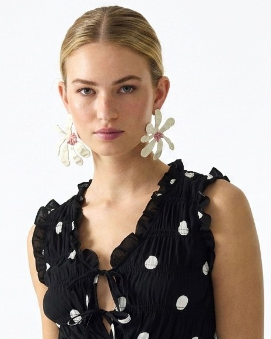 White Petal Beaded Flower Stud Earrings