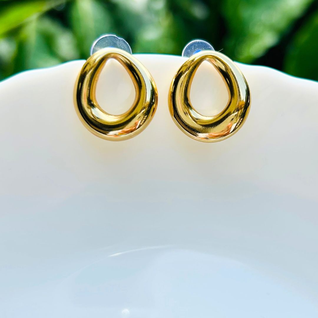 Hollow Oval Golden Stud Earrings