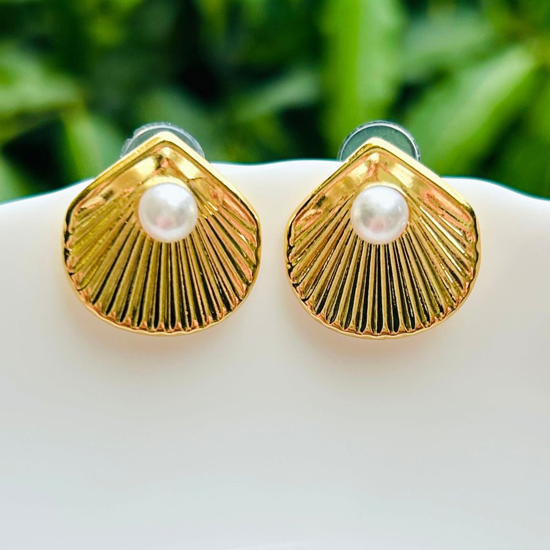Shell Golden Pearl Stud Earrings