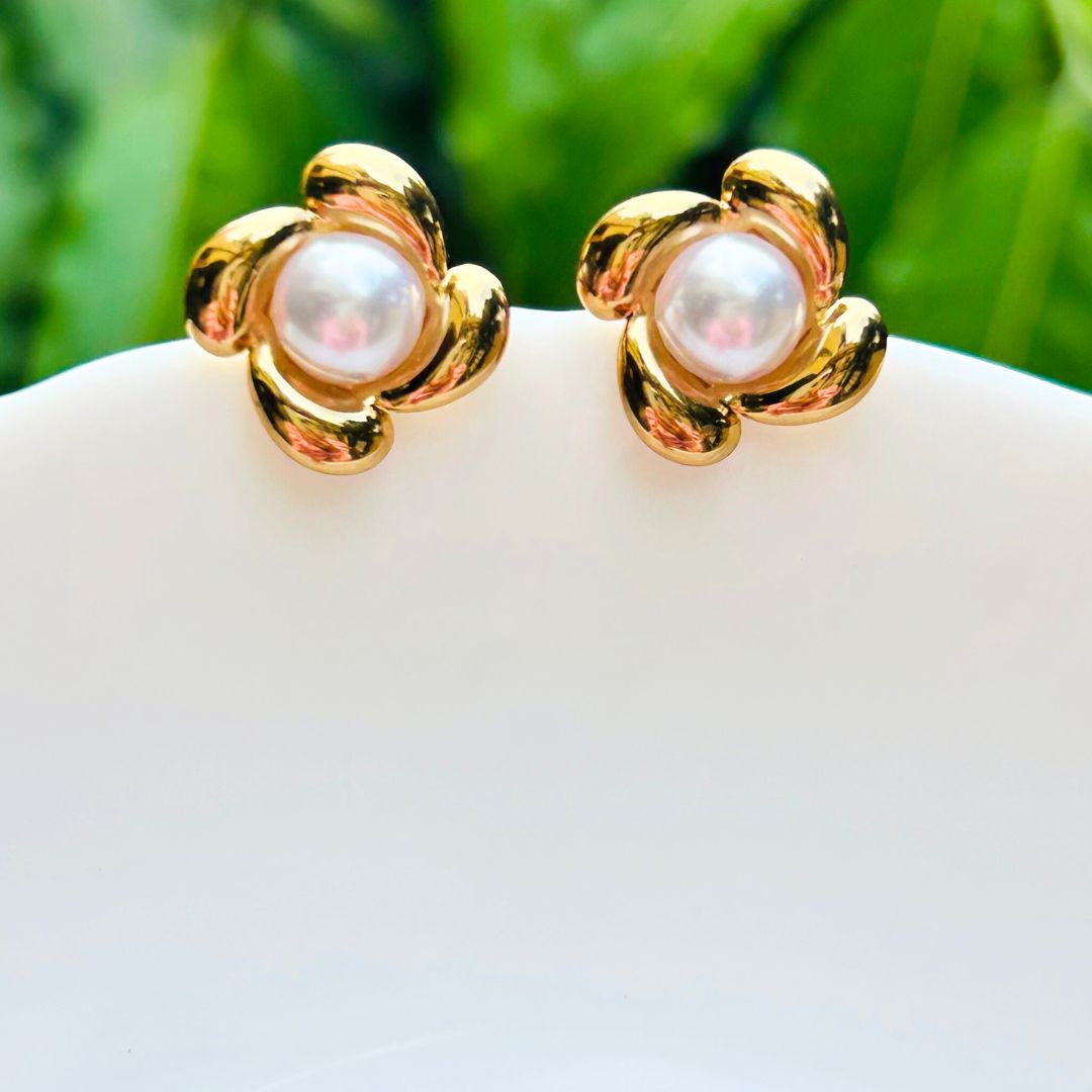 Flower Golden Pearl Stud Earrings